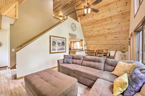 Rock River Waterfront Cabin Dock and Game Room! in Milton, USA
