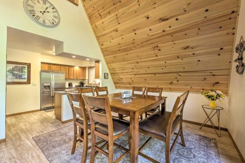 Rock River Waterfront Cabin Dock and Game Room! in Milton, USA