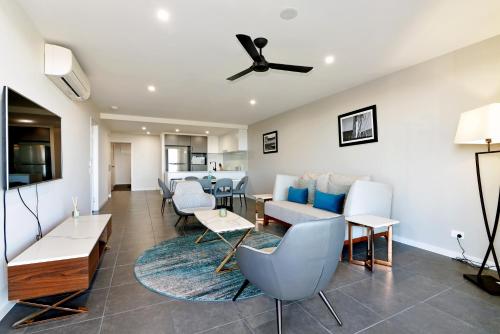 Hedge Apartments by CLLIX, Buddina