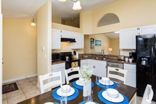 3 Bedroom 2 Bathroom Disney Vacation Home villa in Davenport, USA