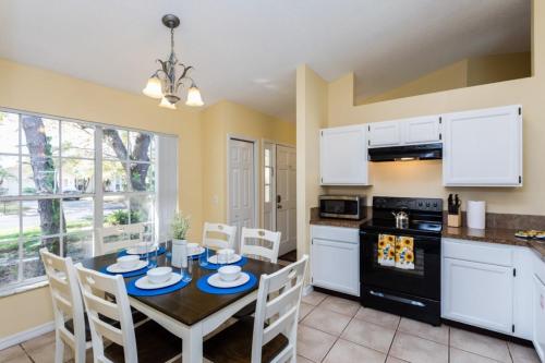 3 Bedroom 2 Bathroom Disney Vacation Home villa in Davenport, USA