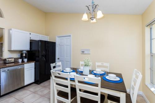 3 Bedroom 2 Bathroom Disney Vacation Home villa in Davenport, USA