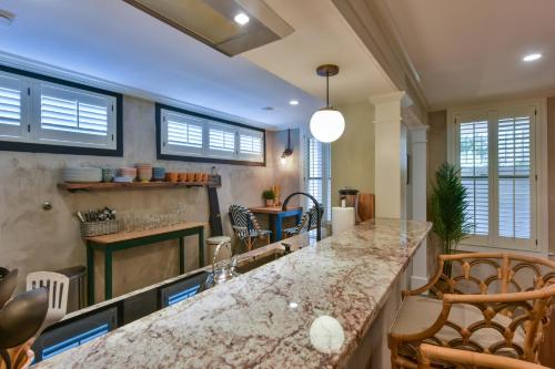 Konyha, The Charlestonian near Aiken Rhett Ház