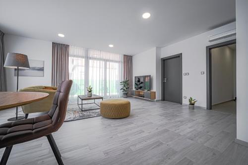Grunt Apartments - image 2