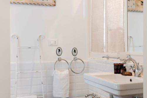 Capo Le Case, Romantic Flat near Spanish Steps