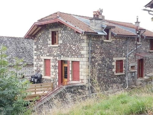 Maison Saint-Nectaire, 7 pièces, 10 personnes - FR-1-395-43 gîte à louer Fregdefond