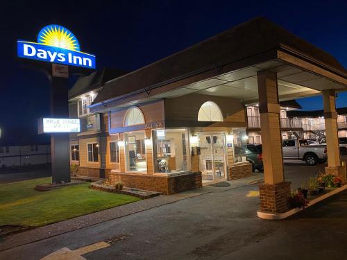 Days Inn by Wyndham Newport OR in Newport