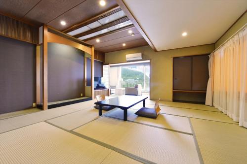 Japanese-Style Room with Ocean View - Non-Smoking - Main Building