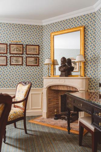 room detail thumbnail 1