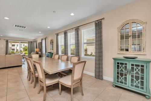 You and Your Family will Love this Luxury Villa on Encore Resort at Reunion Orlando Villa 3706 - image 4