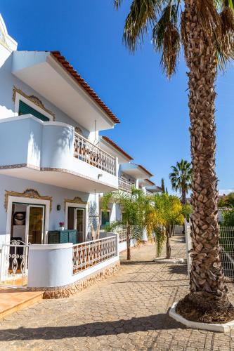 Giramar Apartamentos Turisticos - image 2
