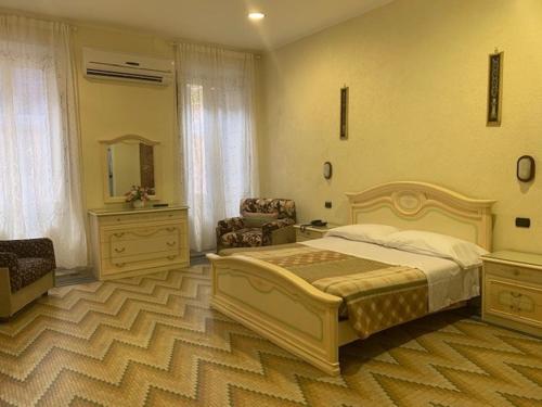 Hotel Croce Di Malta – Rome