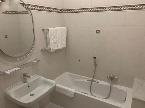 Hotel Croce Di Malta – Rome