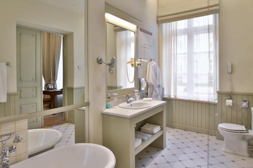 Antonius Hotel - image 4