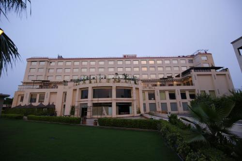 Ramada by Wyndham Neemrana