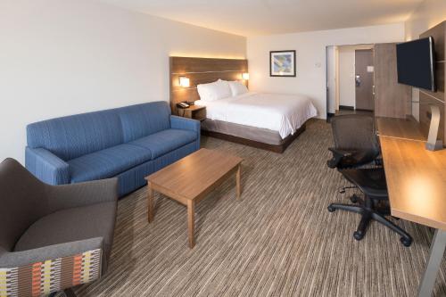 Holiday Inn Express & Suites - Kalamazoo West, an IHG Hotel