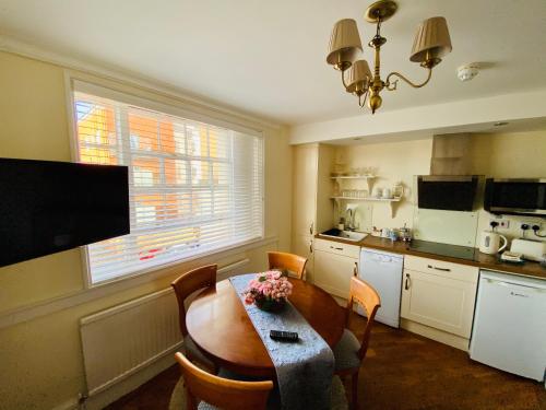 Pier View Self Catering Luxury Apartments - image 6