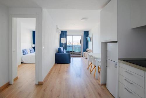 Apartamentos La Mar - image 11