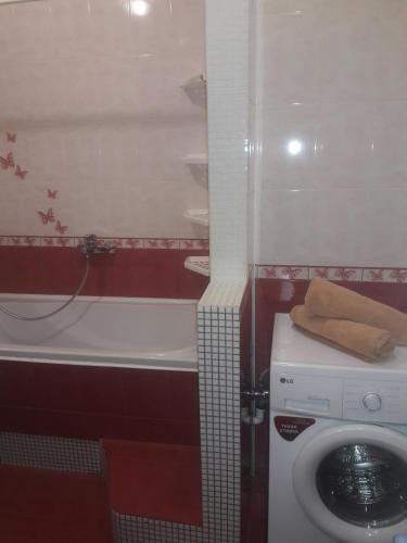 Apartment - Nebesnoi Sotni Street - image 5