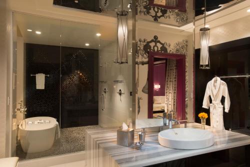 271400518 Kimpton Hotel Monaco Philadelphia by IHG