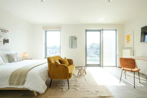 . Nice studios fully equipped near SHAPE area