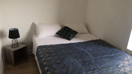 1 queen bed
