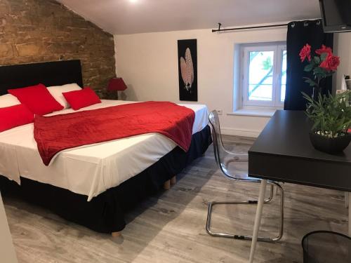O Petit Nice in Neuville-sur-Saone