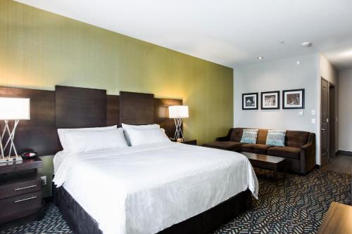 Holiday Inn Express & Suites Spruce Grove - Stony Plain, an IHG Hotel