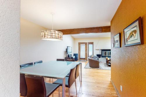 West Vail Condo Retreat - main image