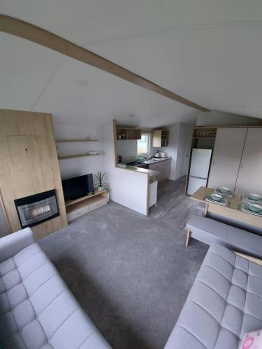 Woofles Luxury Caravan at Knaresborough Lido