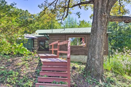 Rustic-Yet-Cozy Cabin with Patio, 12 Mi to Asheville