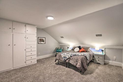 Pet-Friendly Pad with Fire Pit about 5 Mi to Cincy! Pet-Friendly Pad with Fire Pit about 5 Mi to Cincy!