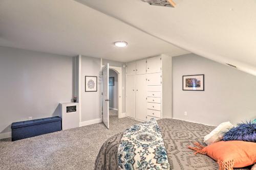 Pet-Friendly Pad with Fire Pit about 5 Mi to Cincy! Pet-Friendly Pad with Fire Pit about 5 Mi to Cincy!