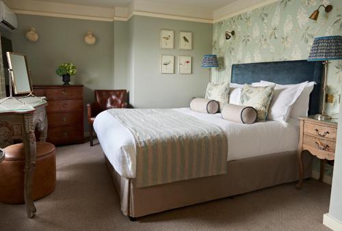 The Montagu Arms Hotel