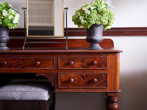 The Montagu Arms - image 12