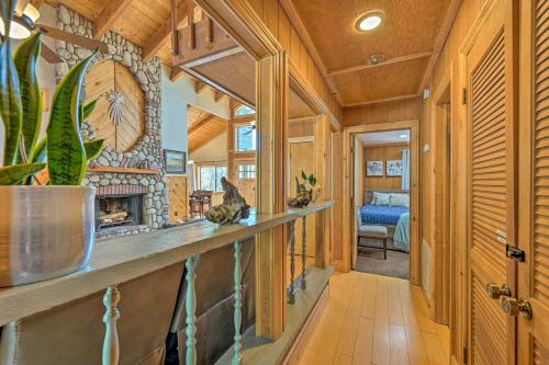 Gorgeous Home with Mtn View and Jacuzzi 4Mi to Village - image 7