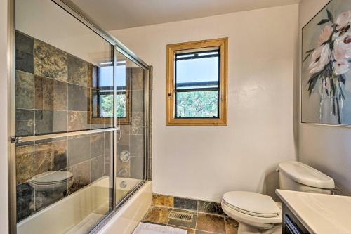 Gorgeous Home with Mtn View and Jacuzzi 4Mi to Village - image 9