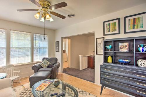 Charming Dallas Home, 3 Mi to Downtown and Zoo! in Dallas, USA