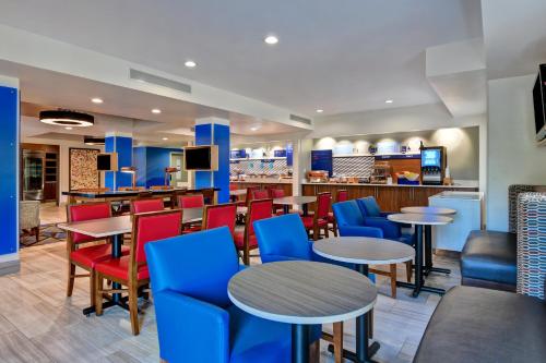 อาหารและเครื่องดื่ม, Holiday Inn Express Hotel & Suites Anderson I-85 - HWY 76, Exit 19B By IHG in แอนเดอร์สัน (SC)