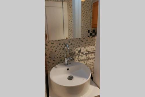 Chez DIEGO Maison indépendante au coeur de La Rochelle - image 5