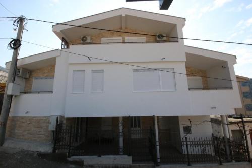 Relax Apartmani - image 13