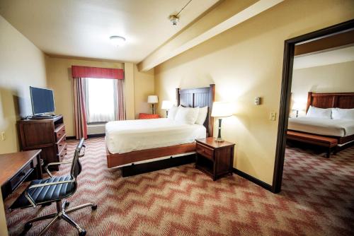 Best Western PLUS Cimarron Hotel & Suites