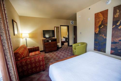 Best Western PLUS Cimarron Hotel & Suites