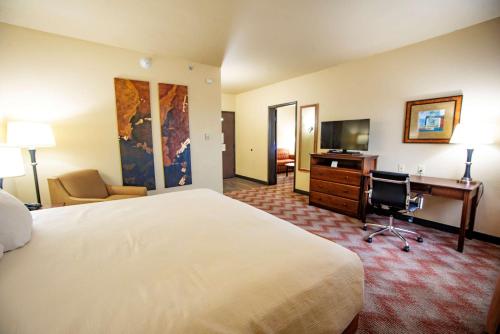 Best Western PLUS Cimarron Hotel & Suites