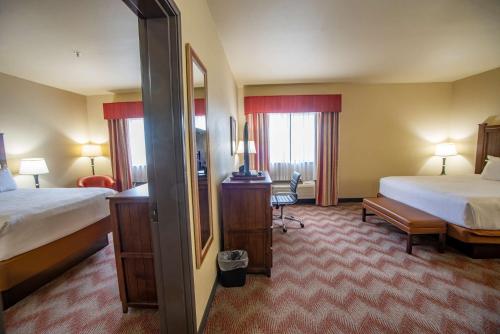 Best Western PLUS Cimarron Hotel & Suites