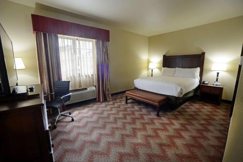 Best Western PLUS Cimarron Hotel & Suites