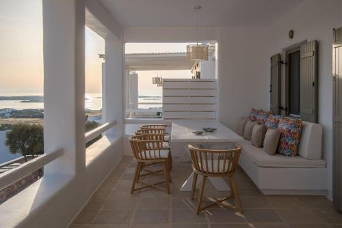 Luxury Paros Villa Villa Ianthe Striking Beauty 4 bedrooms Glisidia