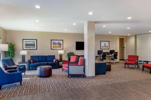 Comfort Suites Helena Airport