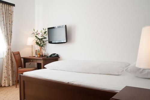 1 twin bed