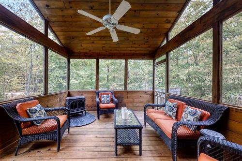 Mountain Hound Lodge
